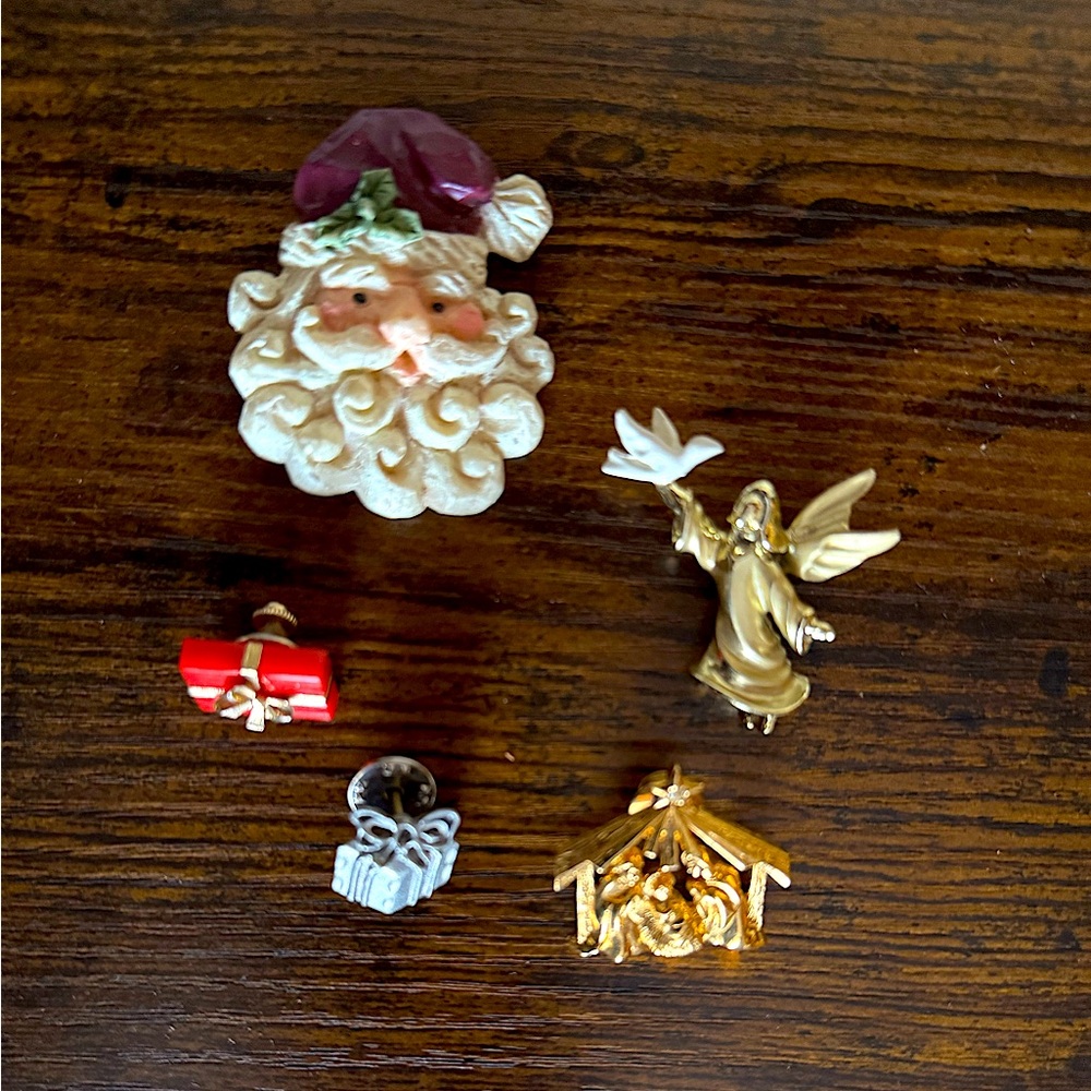 Vintage Christmas Pins & Tie Tacks
